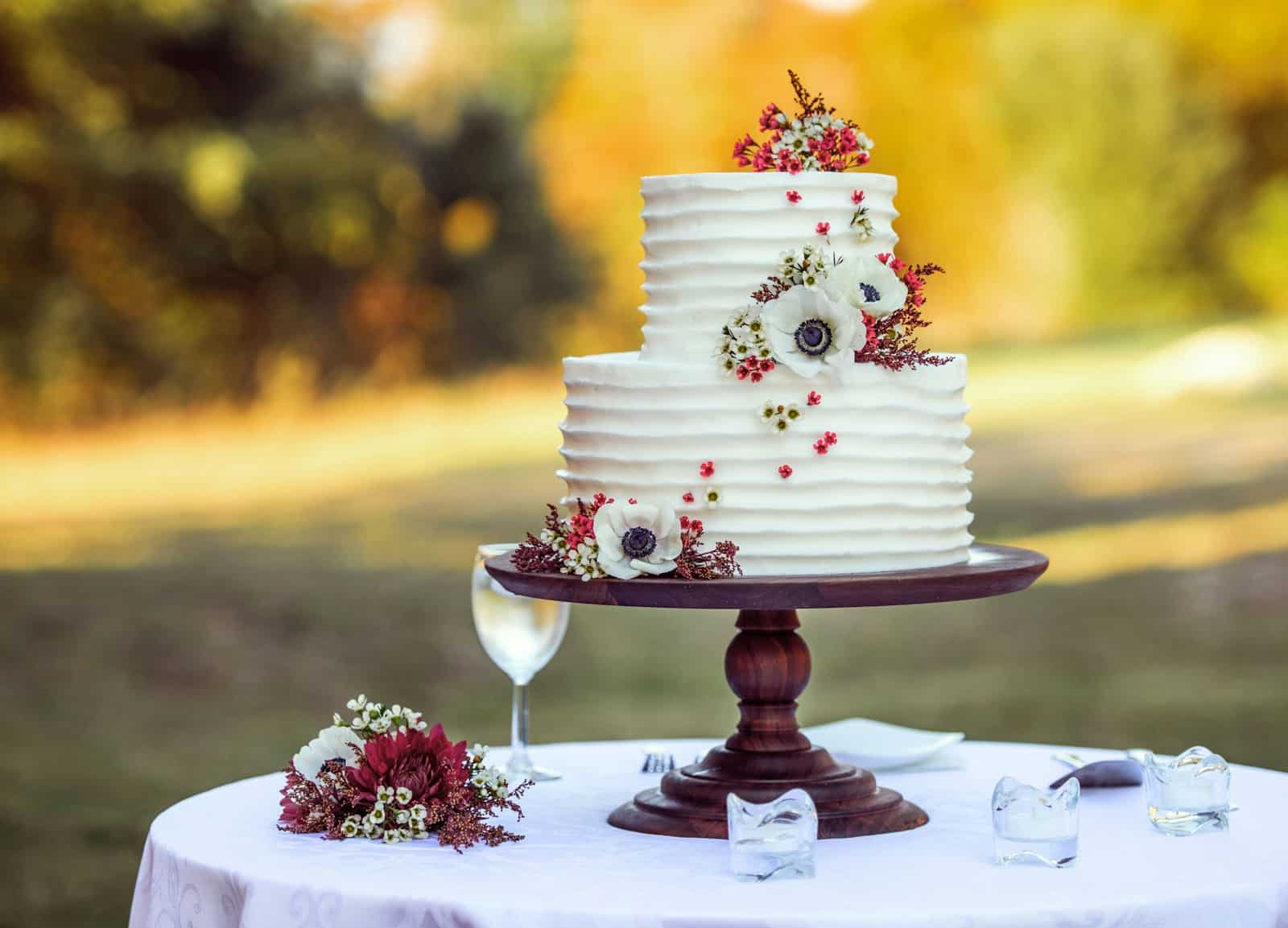 Small Wedding Cake Ideas for Your Big Day - Yeah Weddings